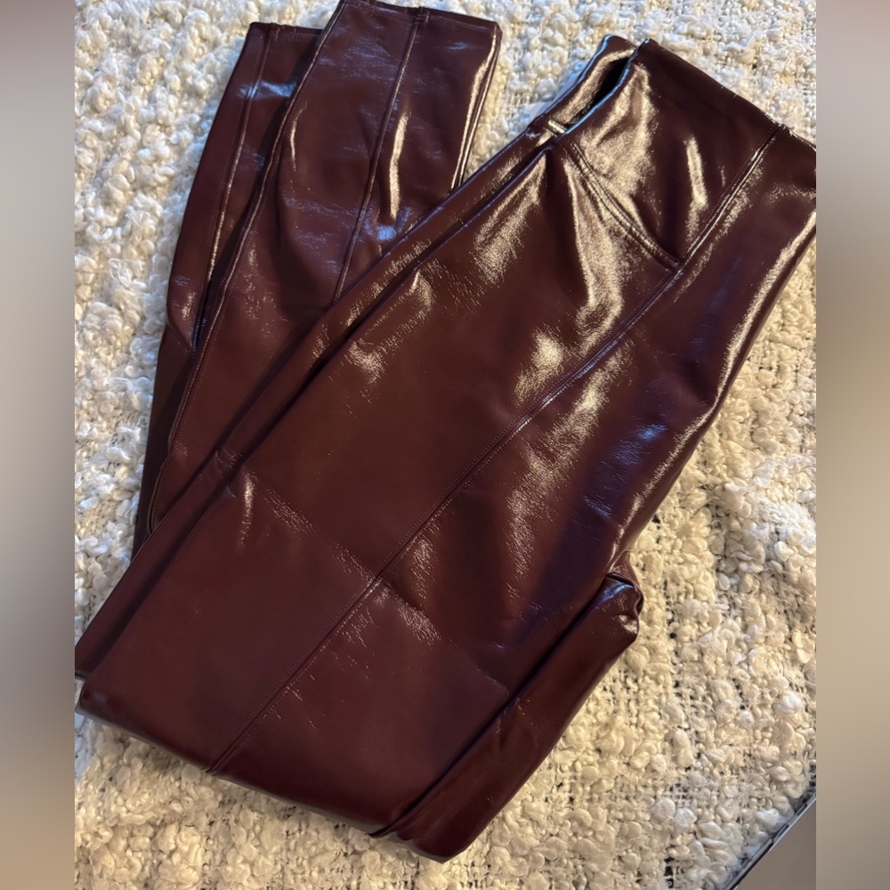 Spanx Faux Patent Leather Leggings Ruby Color Size Medium - Picture 2 of 4
